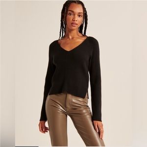 NWT Abercrombie & Fitch Luxeloft V-Neck Sweater Black